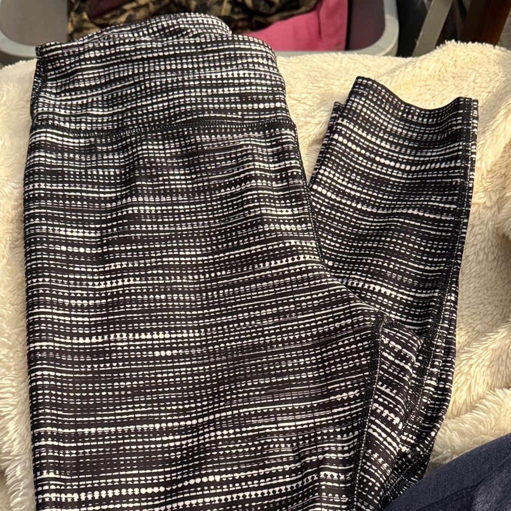 Joy Lab Black and White Patterned Pants